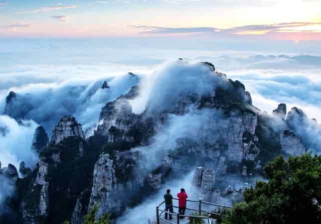 难怪江疏影自曝无人追，当她穿上“衬衫”后：换我也不敢追