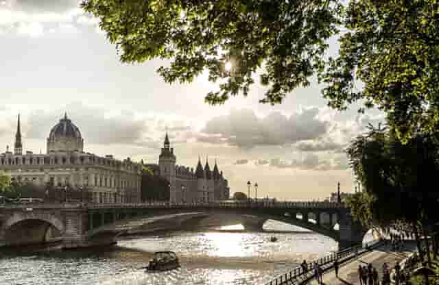 男士时尚职场搭配技巧(男生职场穿衣搭配技巧)