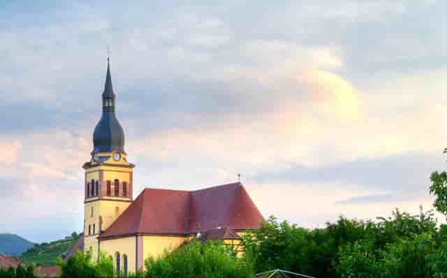 黑色牛仔服穿搭什么裤子（黑色牛仔衣的3套搭配方案）