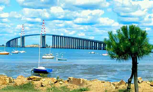 时尚女装潮流搭配秋冬：“毛衣+半身裙”，才是2021秋冬最时髦气质的打开方式